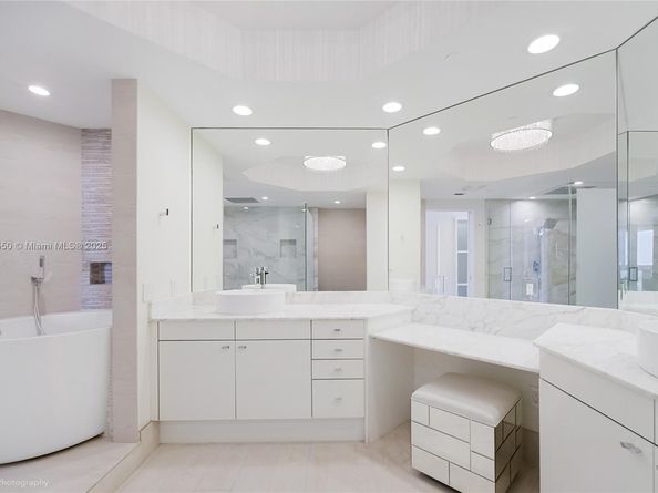 3801 NE 207th St 15AS, Aventura FL 33180