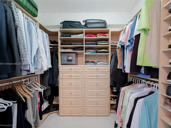 3801 NE 207th St 15AS, Aventura FL 33180