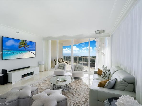 3801 NE 207th St 15AS, Aventura FL 33180