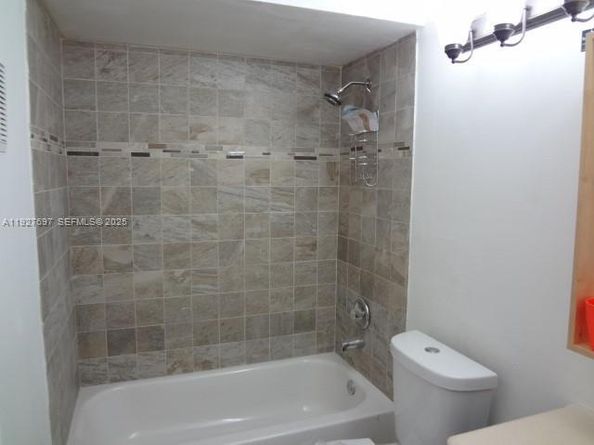 452 NE 210th Circle Ter 2037, Miami FL 33179