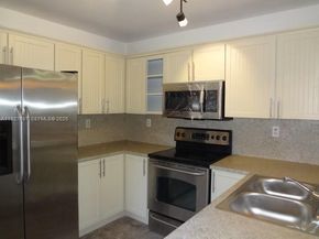 452 NE 210th Circle Ter 2037, Miami FL 33179