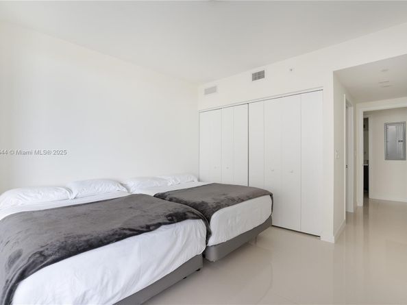 488 NE 18th St 2210, Miami FL 33132