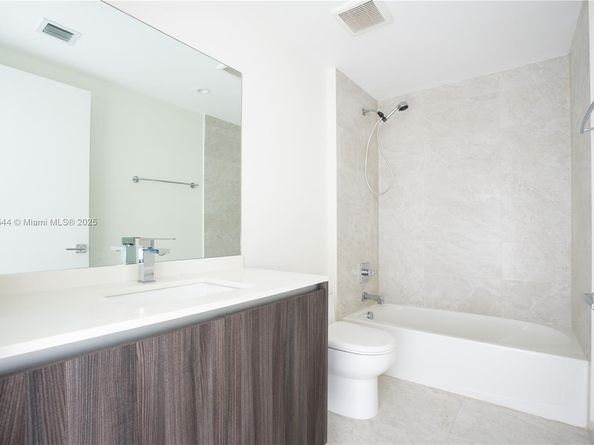 488 NE 18th St 2210, Miami FL 33132