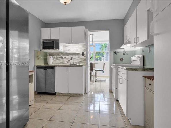 16558 NE 26th Ave 2A, North Miami Beach FL 33160