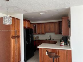 18600 NW 42nd Pl, Miami Gardens FL 33055