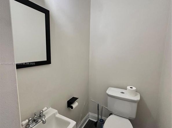 2270 SW 46th Ct, Dania Beach FL 33312