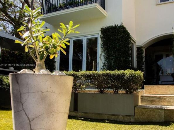 4819 University Dr 4819, Coral Gables FL 33146