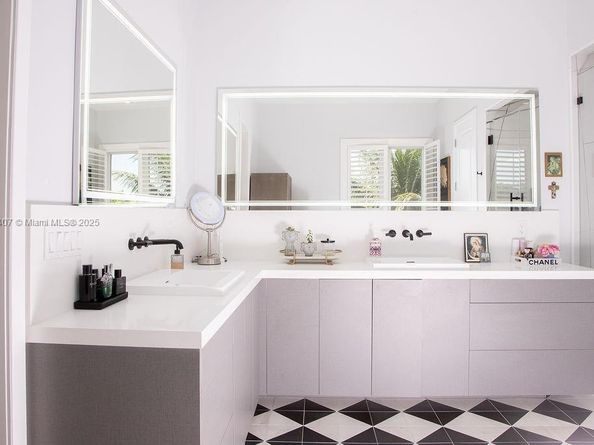 4819 University Dr 4819, Coral Gables FL 33146