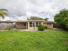 7720 NW 15th St, Pembroke Pines FL 33024