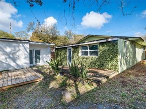276 NW 40th St, Miami FL 33127