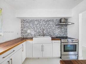 276 NW 40th St, Miami FL 33127