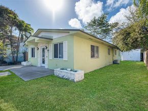 276 NW 40th St, Miami FL 33127