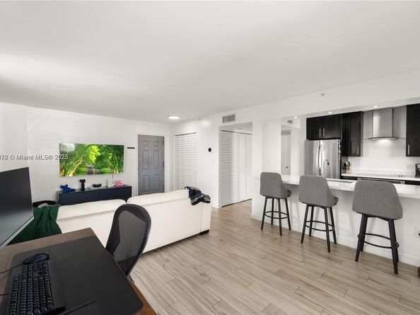 650 NE 64th St GPH4, Miami FL 33138