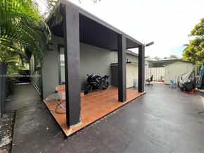860 NW 18th Pl, Miami FL 33125