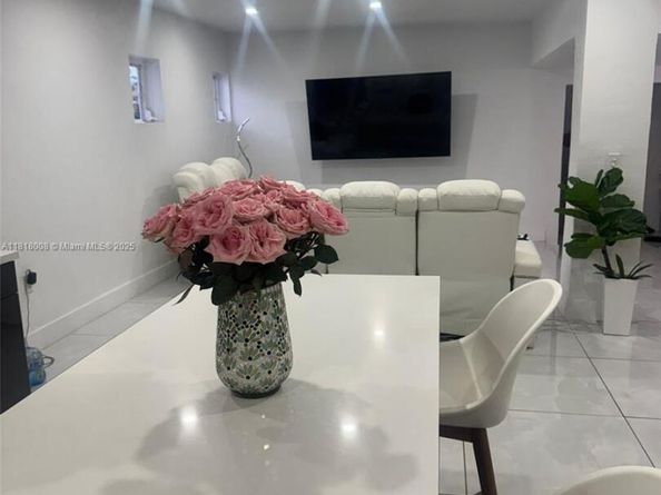 17825 NW 8th Pl, Miami Gardens FL 33169