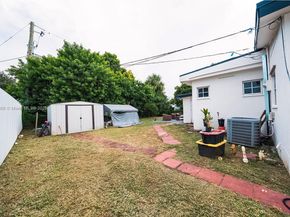 17825 NW 8th Pl, Miami Gardens FL 33169