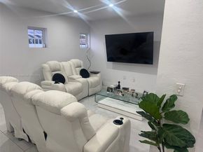 17825 NW 8th Pl, Miami Gardens FL 33169