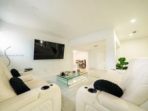 17825 NW 8th Pl, Miami Gardens FL 33169