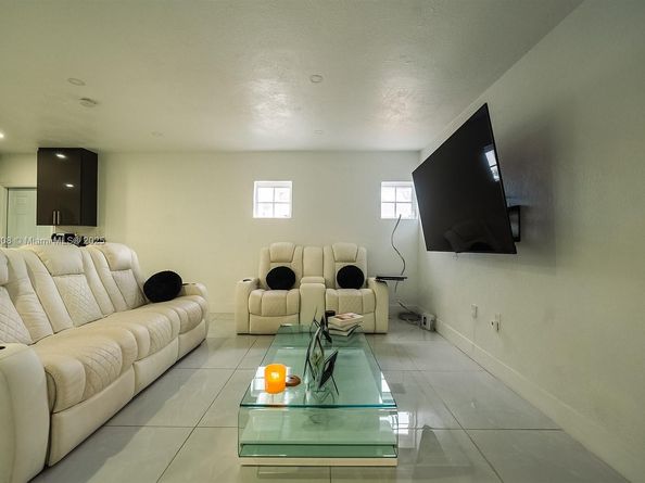 17825 NW 8th Pl, Miami Gardens FL 33169