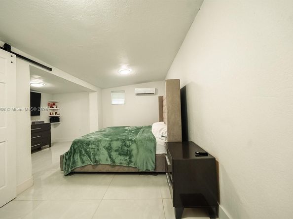 17825 NW 8th Pl, Miami Gardens FL 33169