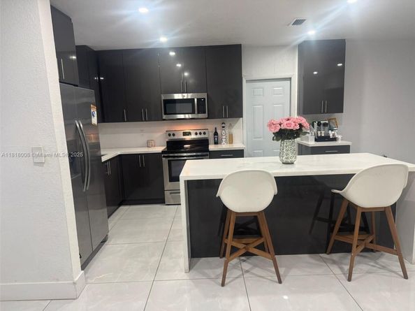 17825 NW 8th Pl, Miami Gardens FL 33169