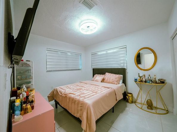 17825 NW 8th Pl, Miami Gardens FL 33169