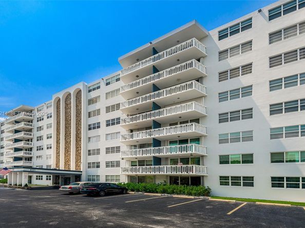 401 NE 14th Ave 705, Hallandale Beach FL 33009