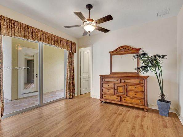 4 Mccairn Ct, Palm Beach Gardens FL 33418