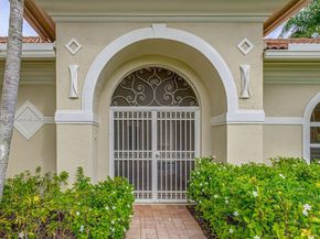 4 Mccairn Ct, Palm Beach Gardens FL 33418