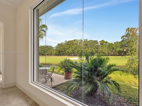 4 Mccairn Ct, Palm Beach Gardens FL 33418