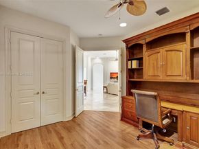 4 Mccairn Ct, Palm Beach Gardens FL 33418