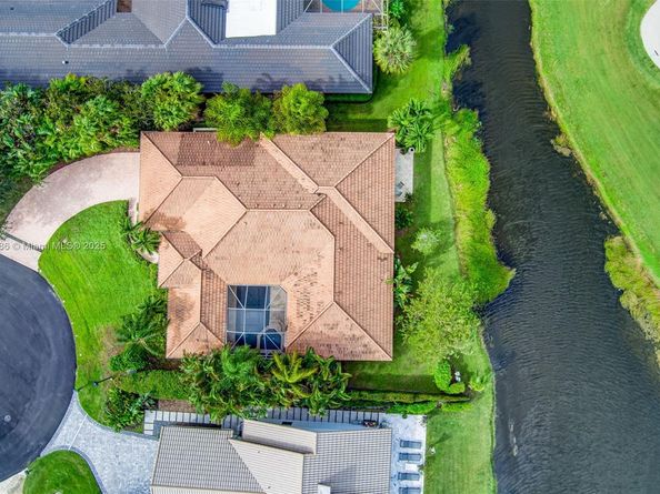4 Mccairn Ct, Palm Beach Gardens FL 33418
