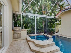 4 Mccairn Ct, Palm Beach Gardens FL 33418