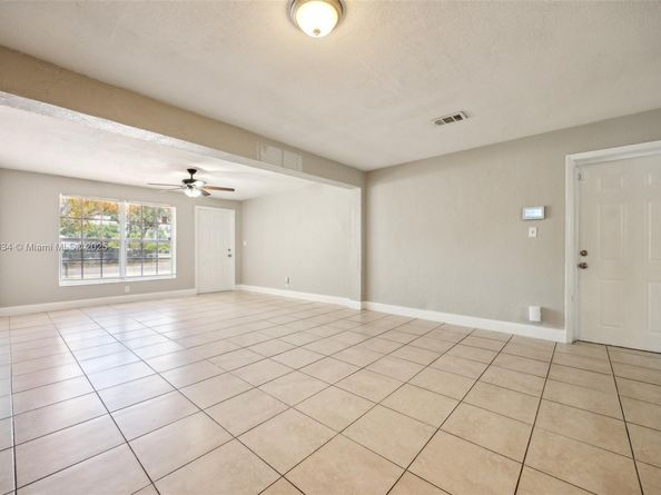 2515 N 66th Ave, Hollywood FL 33024