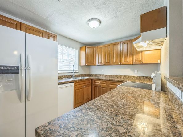 2515 N 66th Ave, Hollywood FL 33024