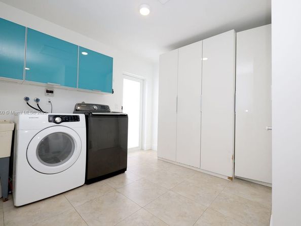 1846 NE 211th Ln, Miami FL 33179