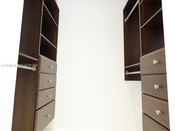 1846 NE 211th Ln, Miami FL 33179