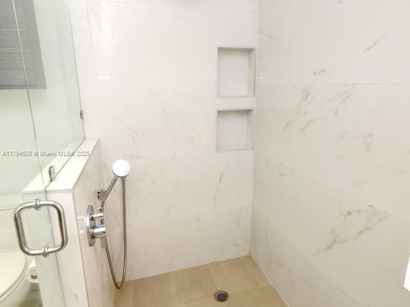 1846 NE 211th Ln, Miami FL 33179