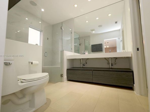 1846 NE 211th Ln, Miami FL 33179