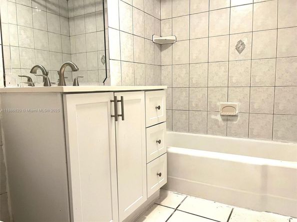5401 NE 18th Ave, Fort Lauderdale FL 33334