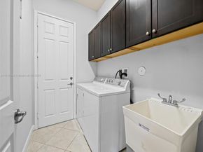 8771 NW 41st St, Cooper City FL 33024