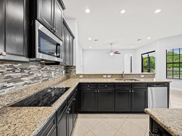 8771 NW 41st St, Cooper City FL 33024