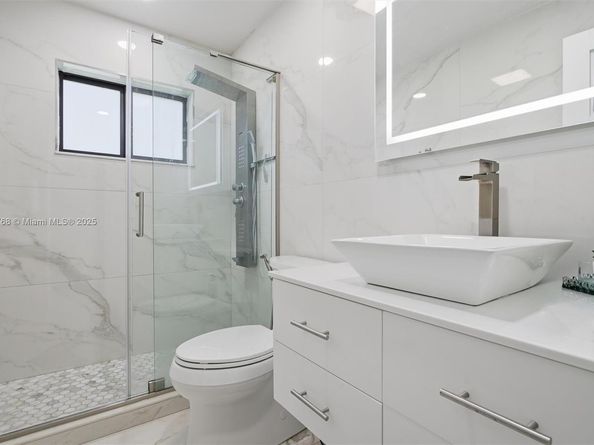 7511 Taylor St, Hollywood FL 33024