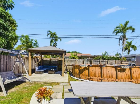 7511 Taylor St, Hollywood FL 33024