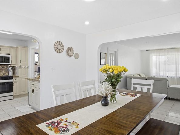 7511 Taylor St, Hollywood FL 33024