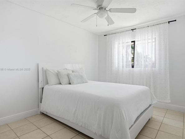 7511 Taylor St, Hollywood FL 33024