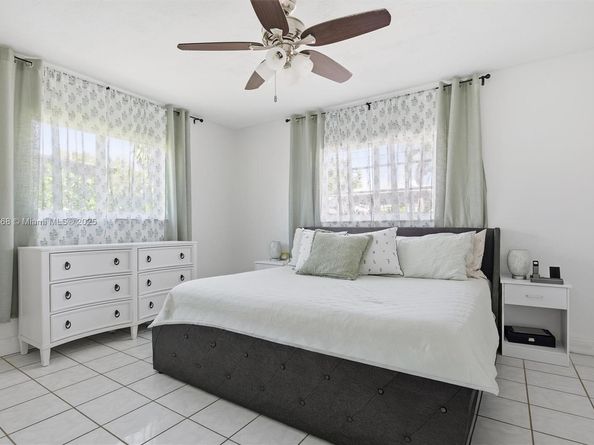 7511 Taylor St, Hollywood FL 33024