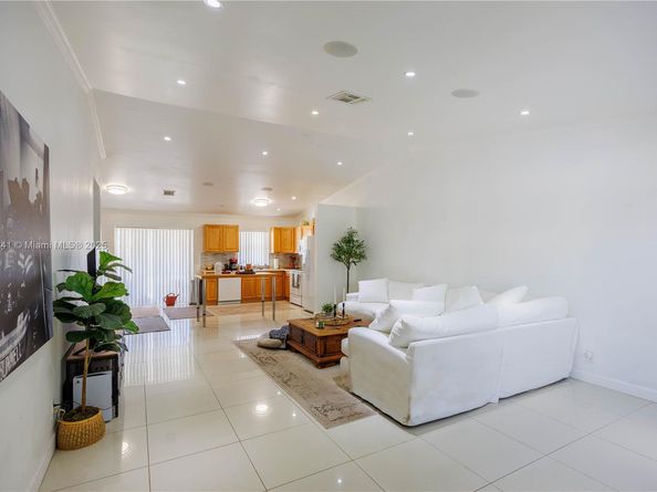 2713 NW 123rd Ave, Coral Springs FL 33065