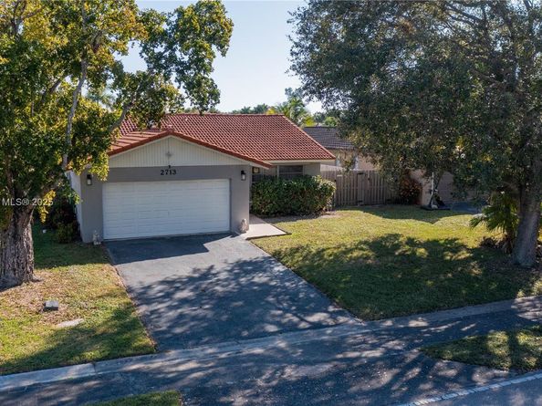 2713 NW 123rd Ave, Coral Springs FL 33065