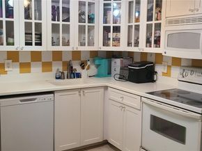 9426 SW 52nd St, Cooper City FL 33328